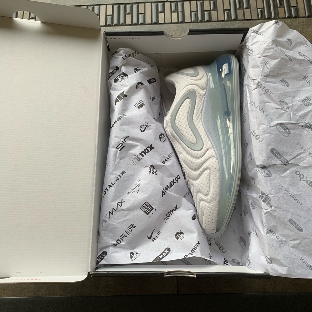 Nike air max 720 • BRAND NEW/NEVER WORN • - Picture 4 of 16